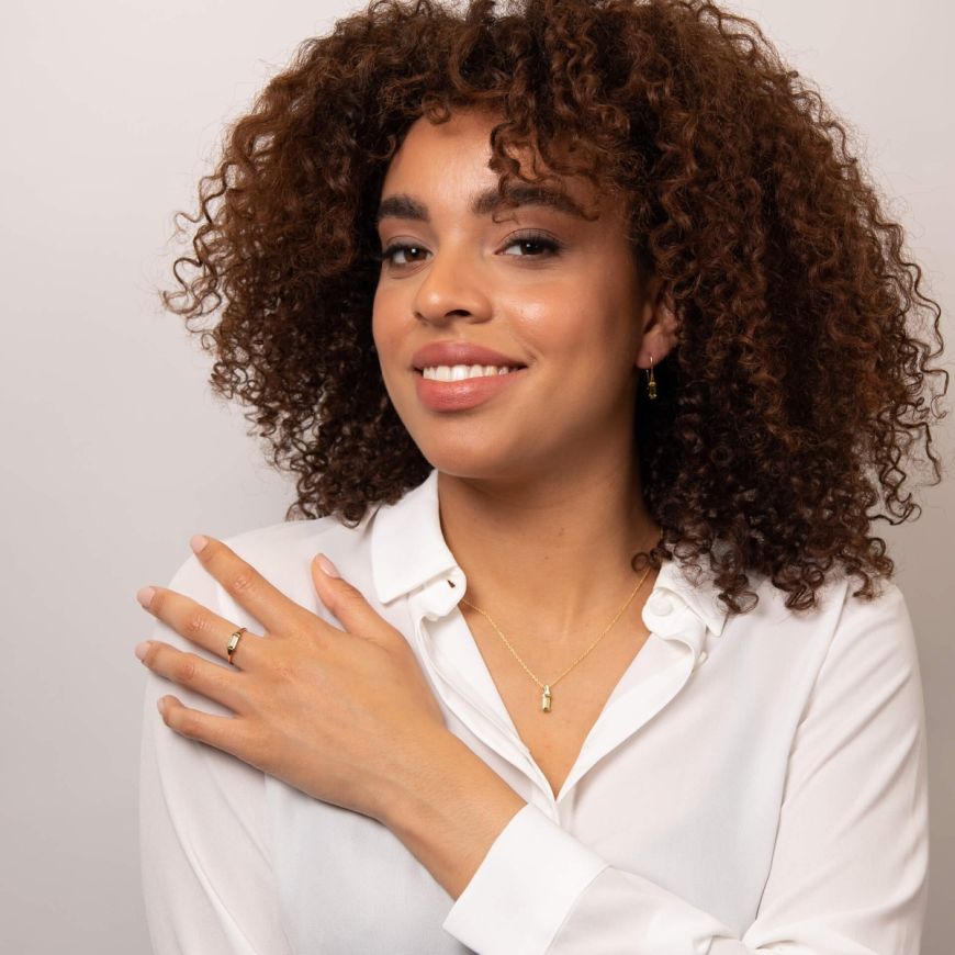 9ct Yellow Gold Elongated Green Peridot Pendant