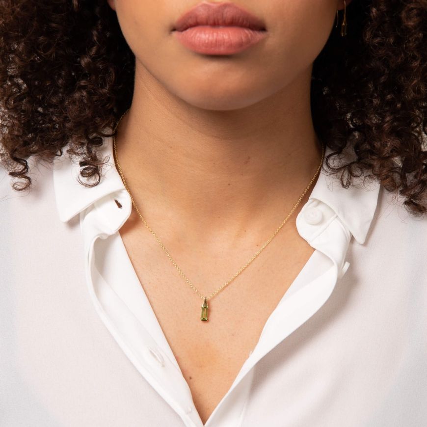 9ct Yellow Gold Elongated Green Peridot Pendant