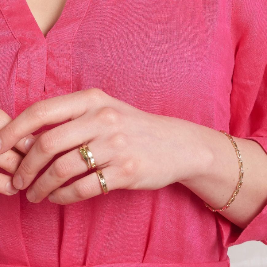9ct Yellow Gold Elongated Green Peridot Ring