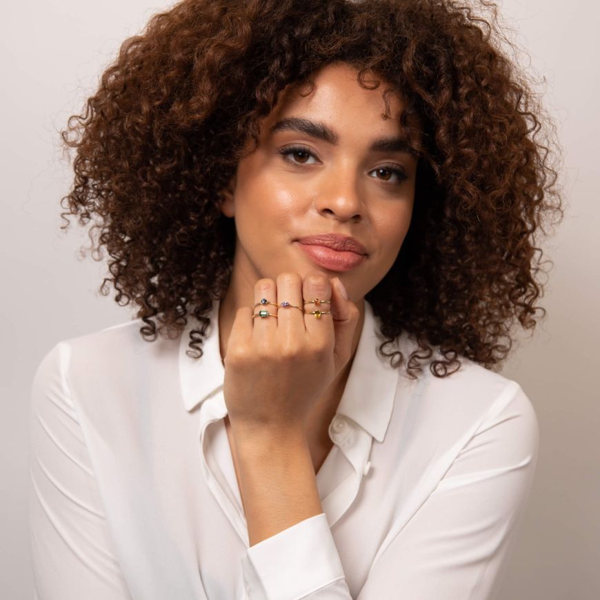 9ct Yellow Gold Round Cut Teal Sapphire Ring