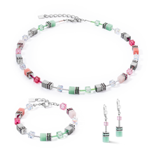 Load image into Gallery viewer, GeoCUBE® Iconic earrings Green-Pink
