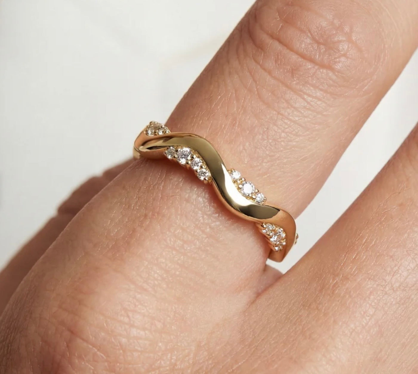 Ellera Waves Gold Altro Ring