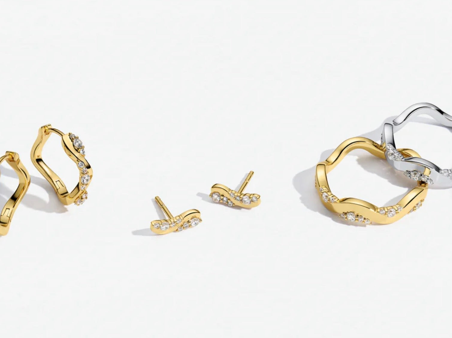 Gold Ellera Waves Altro Creolo Earrings