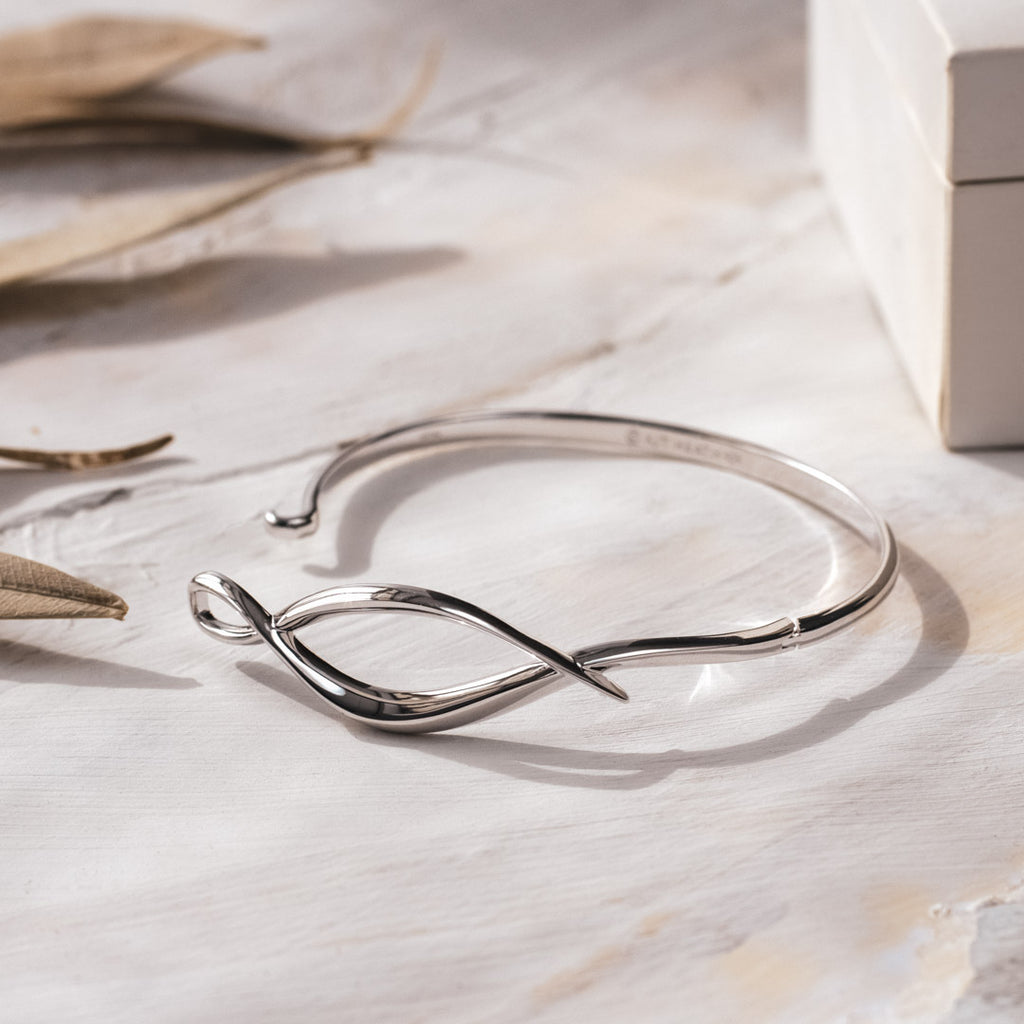 Entwine Twine Twist Hinged Bangle