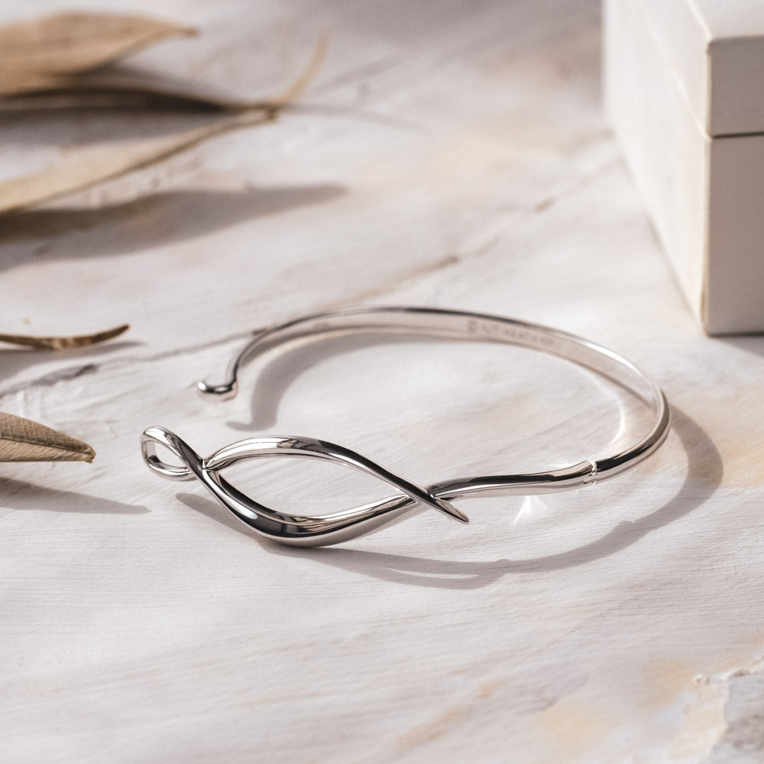 Entwine Twine Twist Hinged Bangle