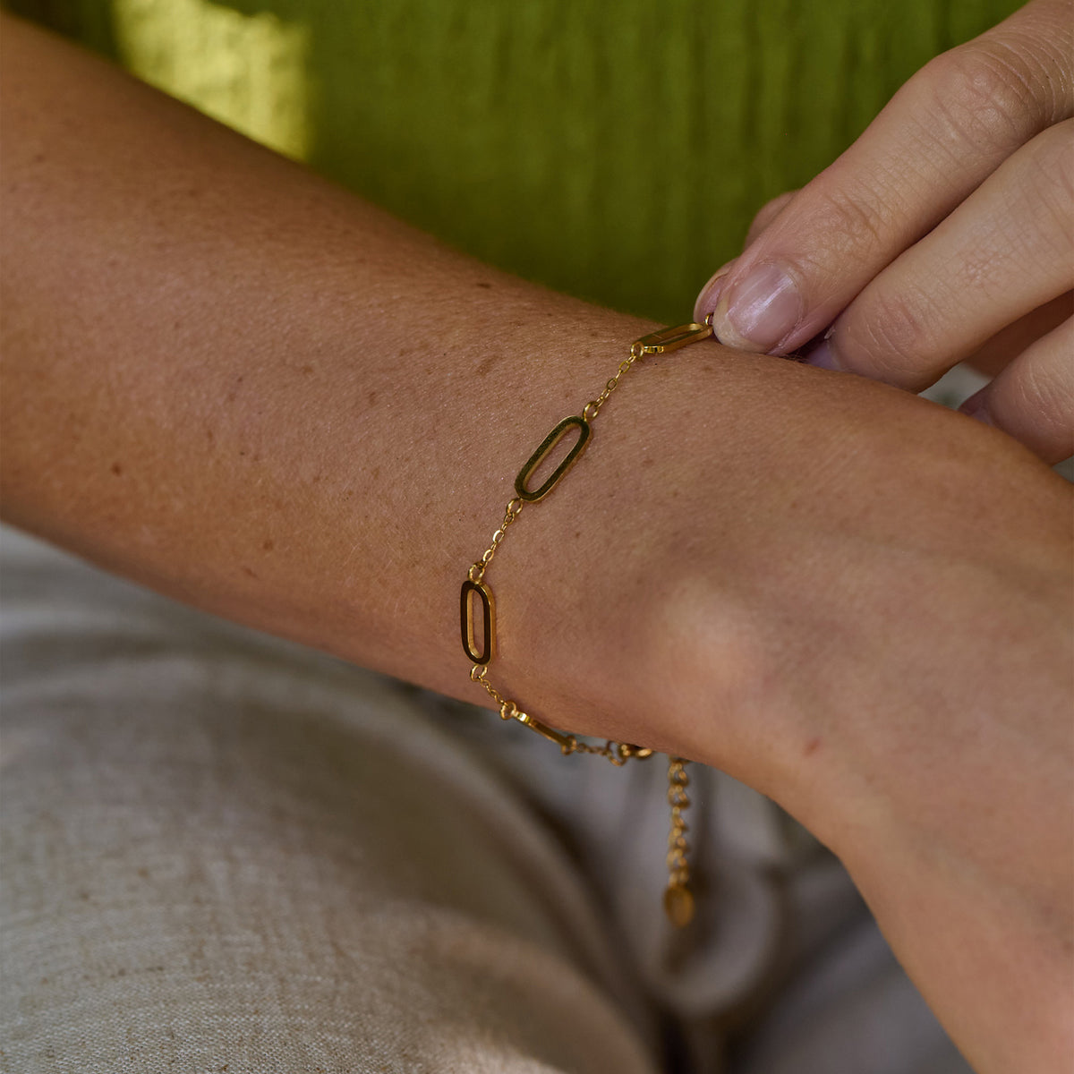 AVA & SKY Interlocking Paperclip Gold Plated Waterproof Bracelet