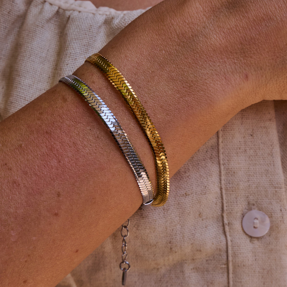AVA & SKY Snake Waterproof Chain
