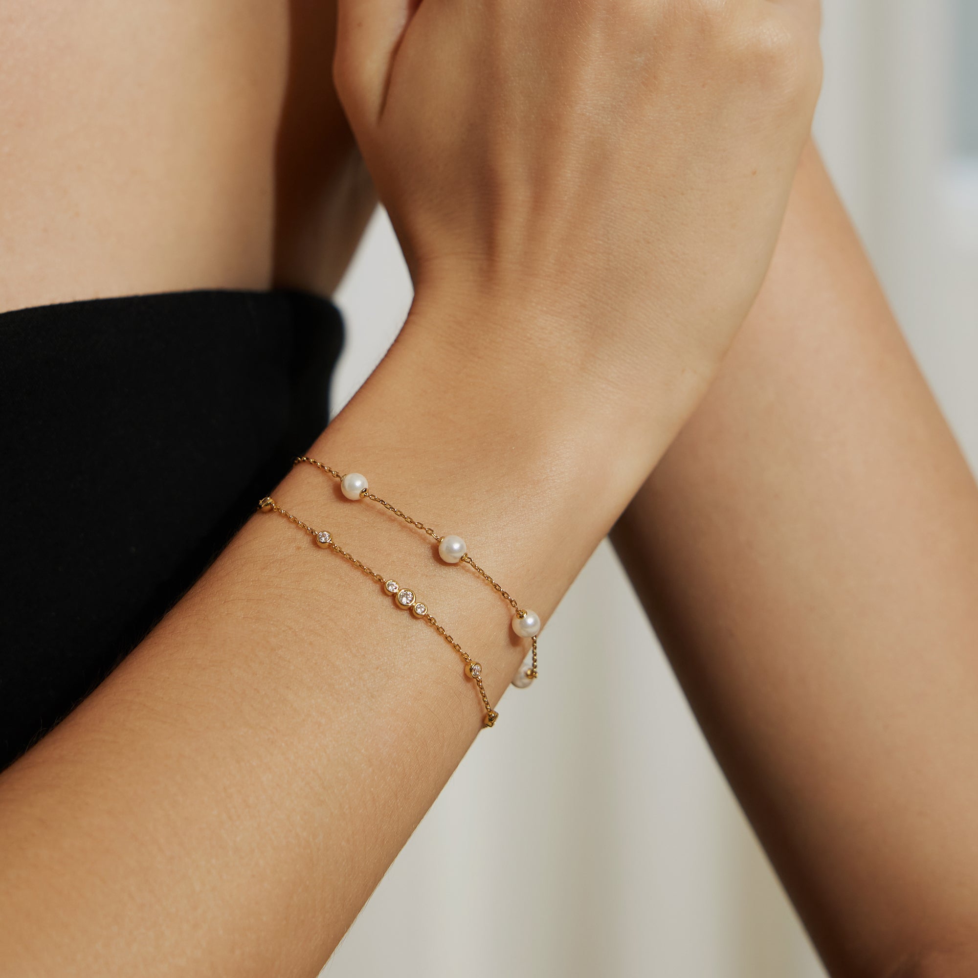 GOLD PEARL STATION BRACELET