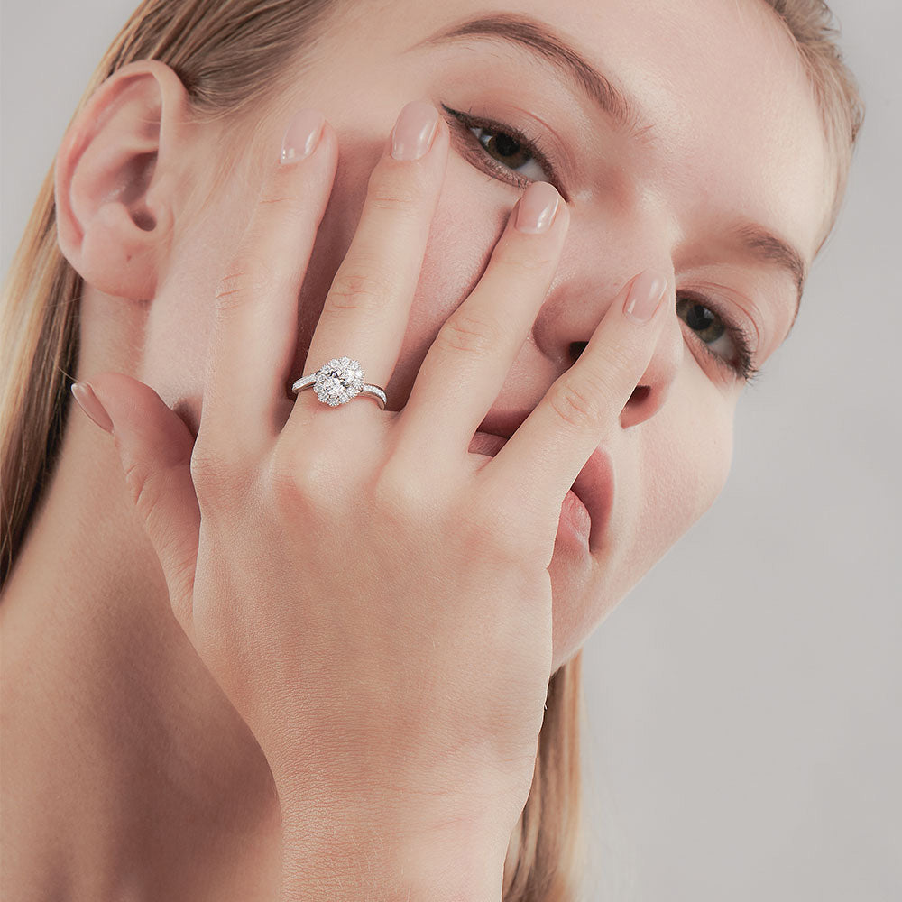 18ct White Gold Aurora One Carat Enchantment Ring