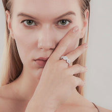 Load image into Gallery viewer, 18ct White Gold Aurora Mystique Ring
