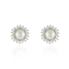 Load image into Gallery viewer, Cachet Betsy Earrings
