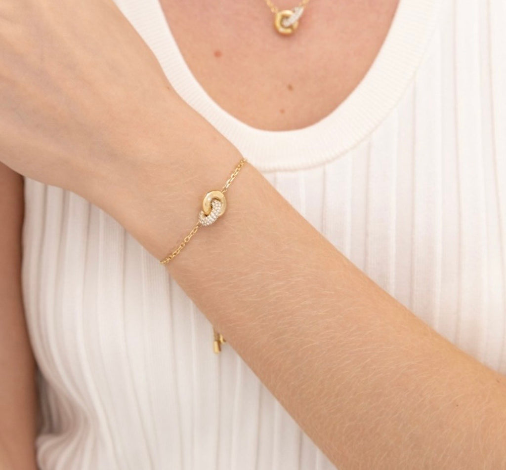 Ladies BOSS Live Precious Gold Plated Stainless Steel Linked Circle Ladies Bracelet
