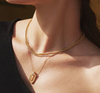 GOLD OVAL HOOP PENDANT NECKLACE