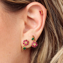 Load image into Gallery viewer, Hannah Martin Mismatched Flower Stud Earrings
