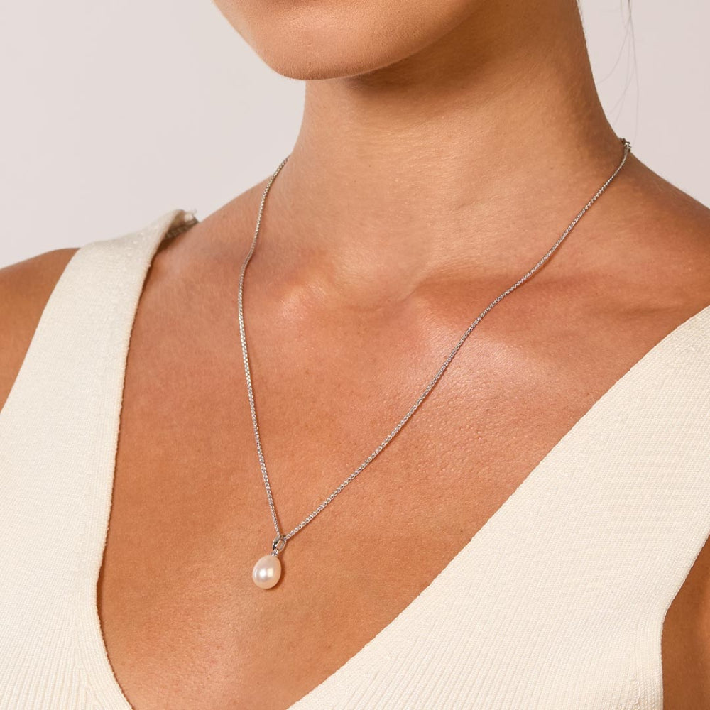 Revival Classic Pearl Necklace
