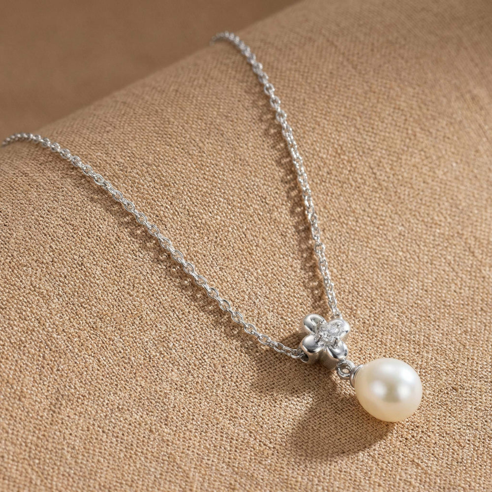 Blossom Flyte Honey Flower Pearl Necklace