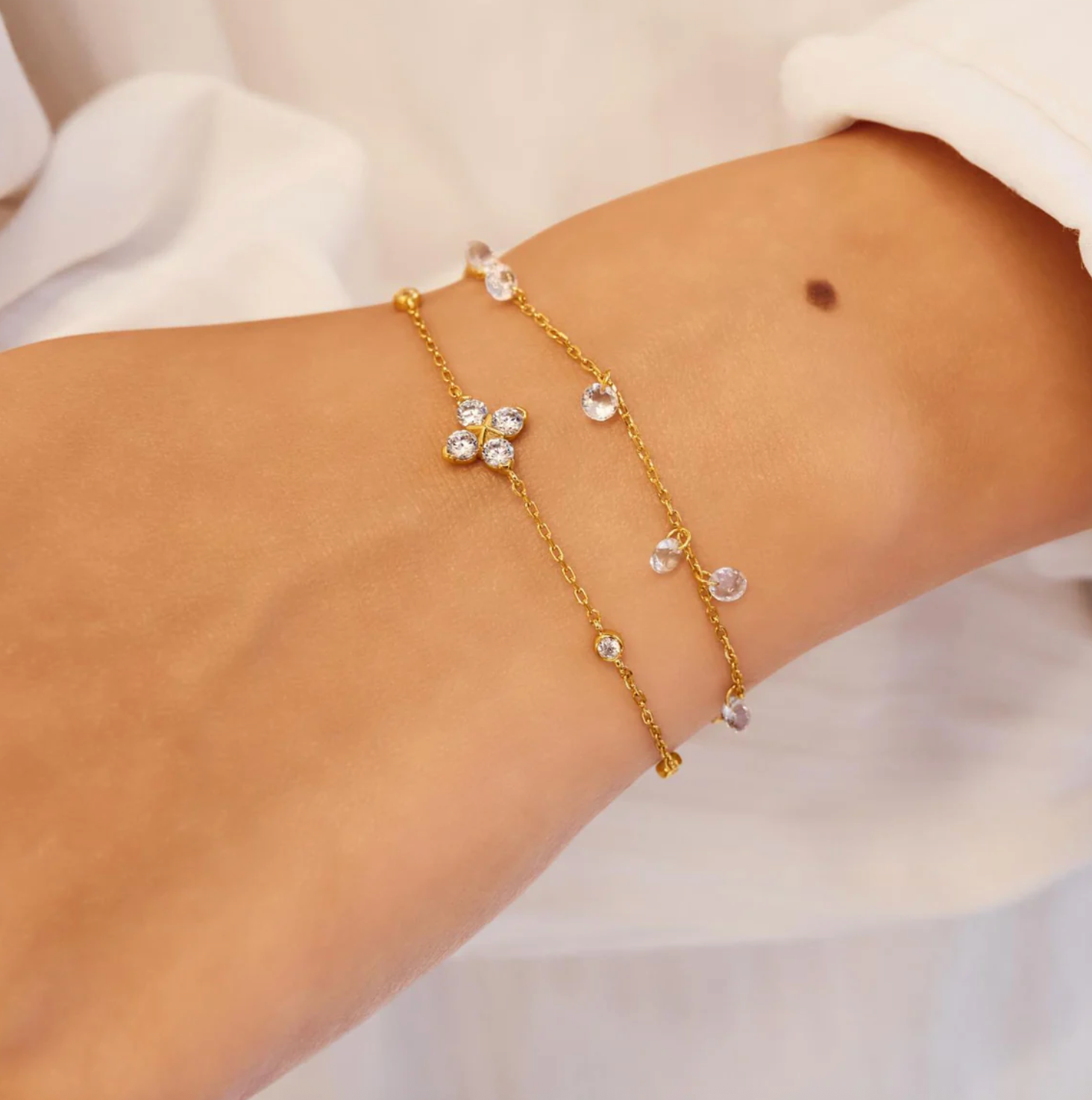 Gold Sparkling Lucky Clover Bracelet