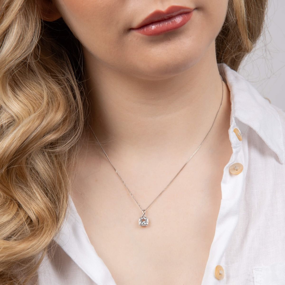 9ct White Gold Diamond & Aquamarine Pendant