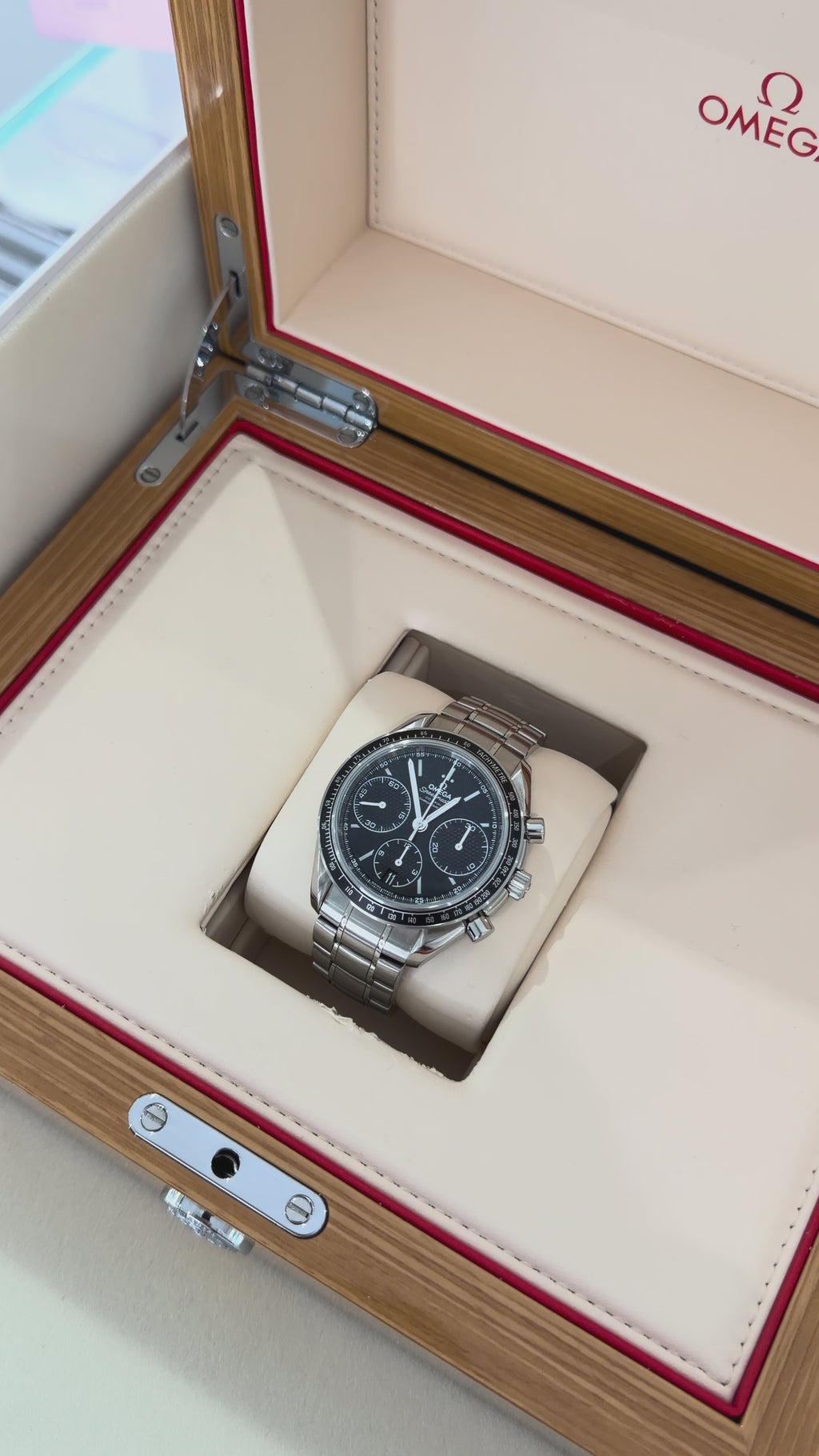 Pre-Owned Omega Speedmaster 2021
