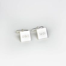 Load image into Gallery viewer, Solid Square Cufflinks (Engravable) V124
