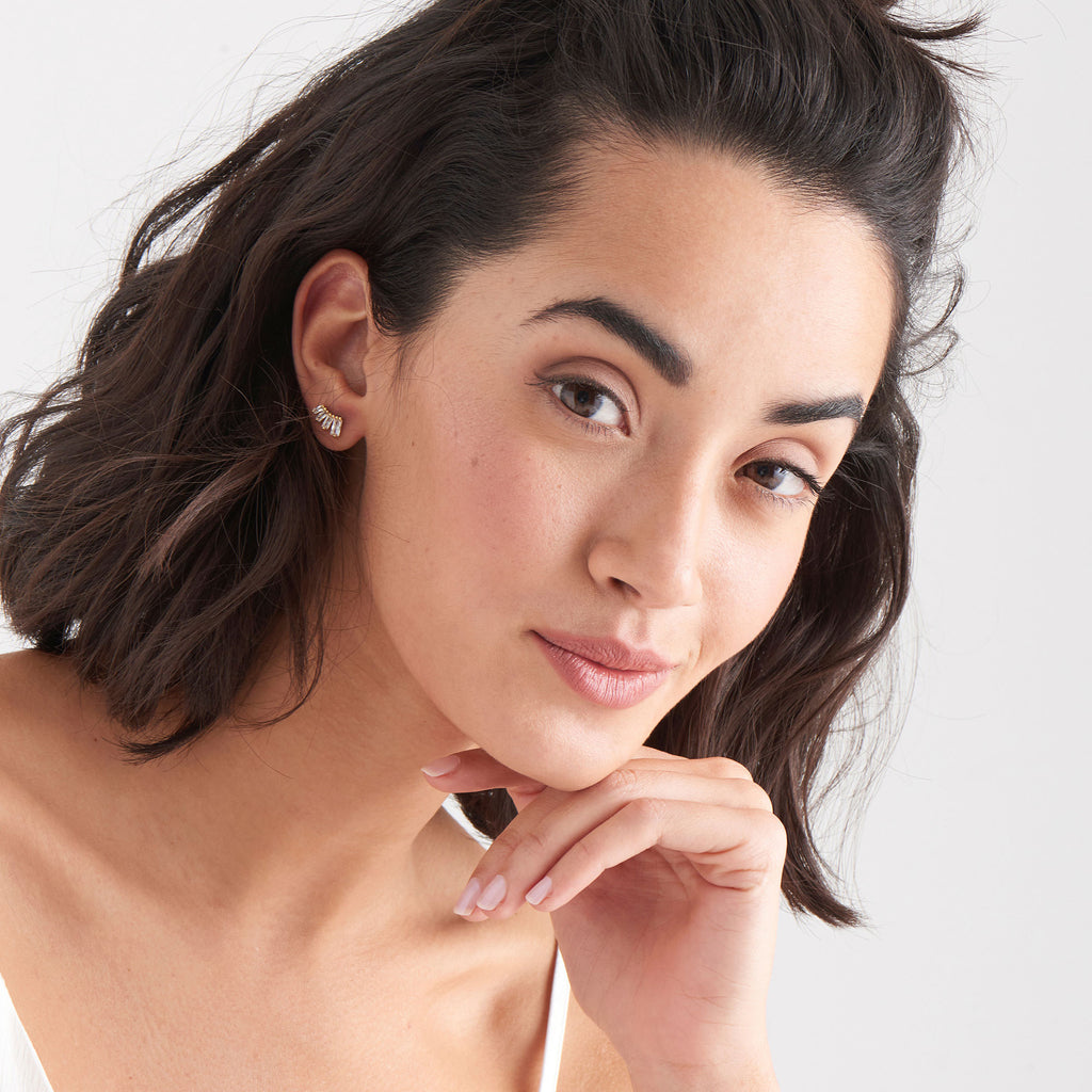 Gold Glow Bar Studs E018-04G