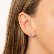 Load image into Gallery viewer, Princess cut Studs E5902
