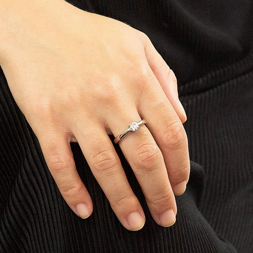 6 Claw Set 0.5ct Zirconia Ring R3618